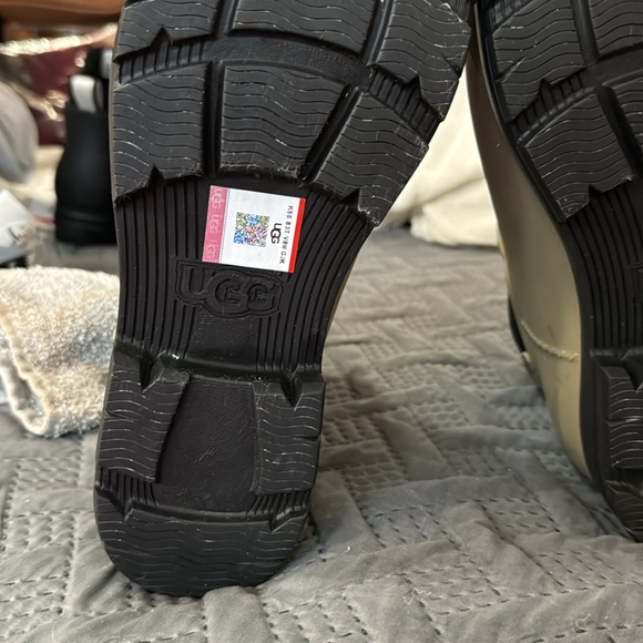 Tan Ugg rain boots fur bottoms! - Picture 2 of 6